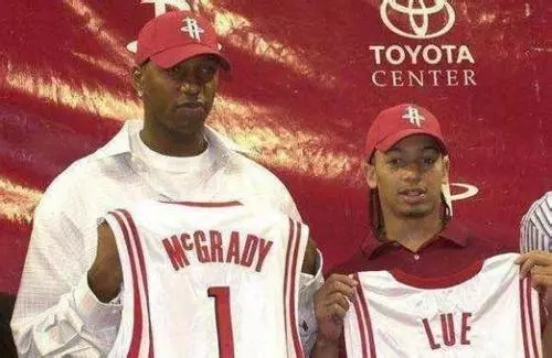 球迷提前退场！斯洛特下课倒计时 伊萨克遭遇119年之耻（球迷提前散场！斯洛特帅位告急倒计时 伊萨克创119年最尴尬纪录）