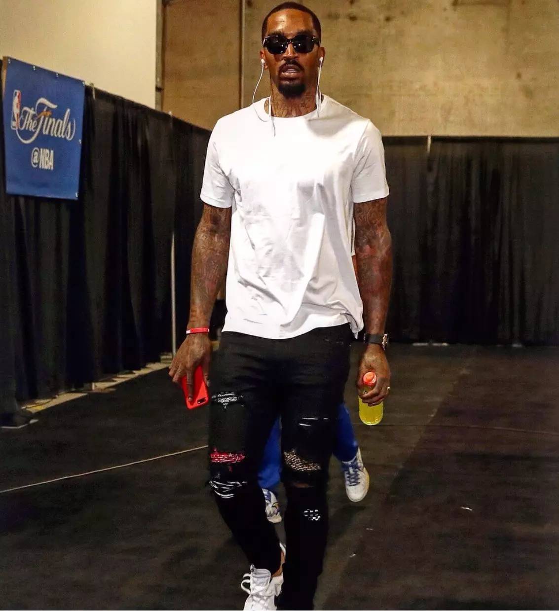 早报：功成名就不是目的，让自己快乐快乐这才叫做意义（早报：功名非终点，悦己才有意义）