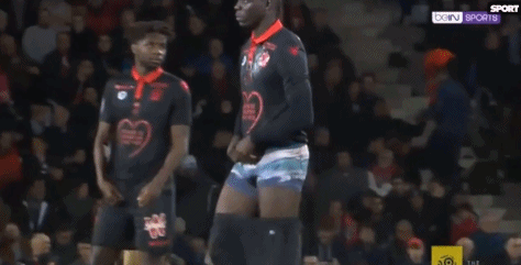 伦敦德比阿森纳或留手 数据支持枪手小胜拿分（伦敦德比：阿森纳或收着踢，数据看好枪手小胜取分）