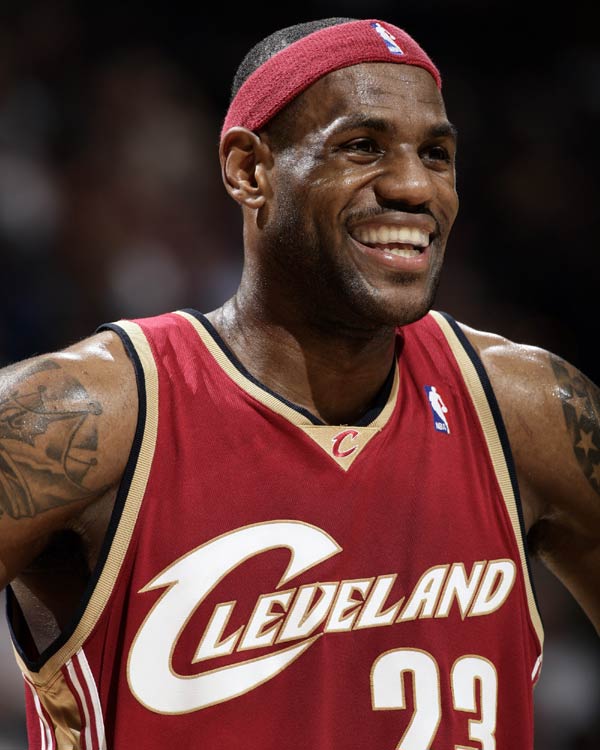 强势爆发！戈贝尔13中11轰24分14板（统治内线！戈贝尔13投11中砍下24分14篮板）