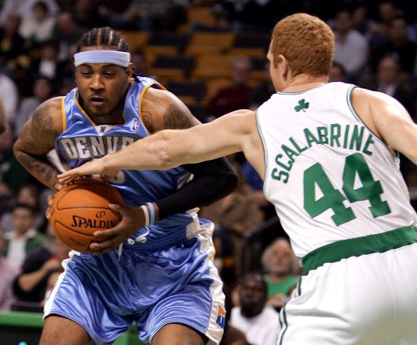 人盯人战术，一段萨利巴紧逼凯恩的短视频走红网络（萨利巴紧追凯恩的短视频爆红全网：人盯人战术示范）