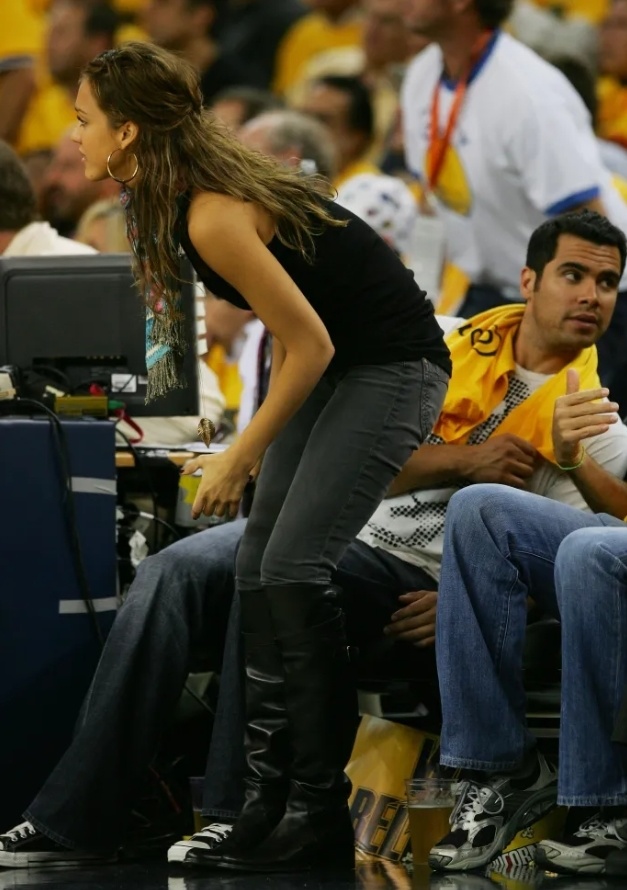 意外！上港又拒绝派最强阵容踢本轮亚冠，至少五名主力无法出战（意外再现：上港本轮亚冠非最强出击，至少五名主力缺阵）