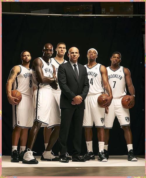 远藤航：我在日本踢过中卫，所以我不介意在利物浦踢什么位置（远藤航：曾在日本踢中卫，在利物浦出任任何位置都可以）