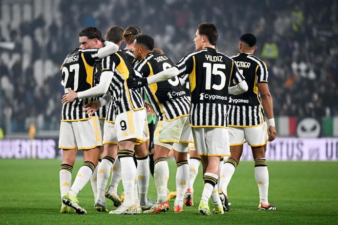 张源赛季末合同到期将会离队，本赛季他共代表球队在各项赛...（张源将于赛季末合同期满离队，本季已代表球队出战各项赛事）